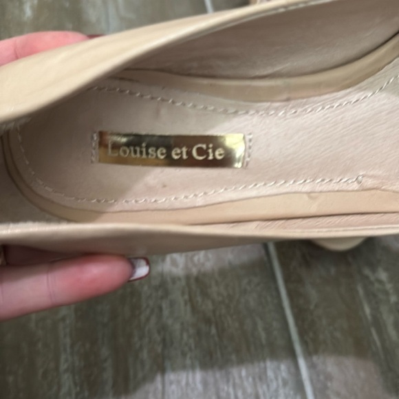 Elegant Beige Peep-Toe Heels with Bow Accent - Picture 2 of 8